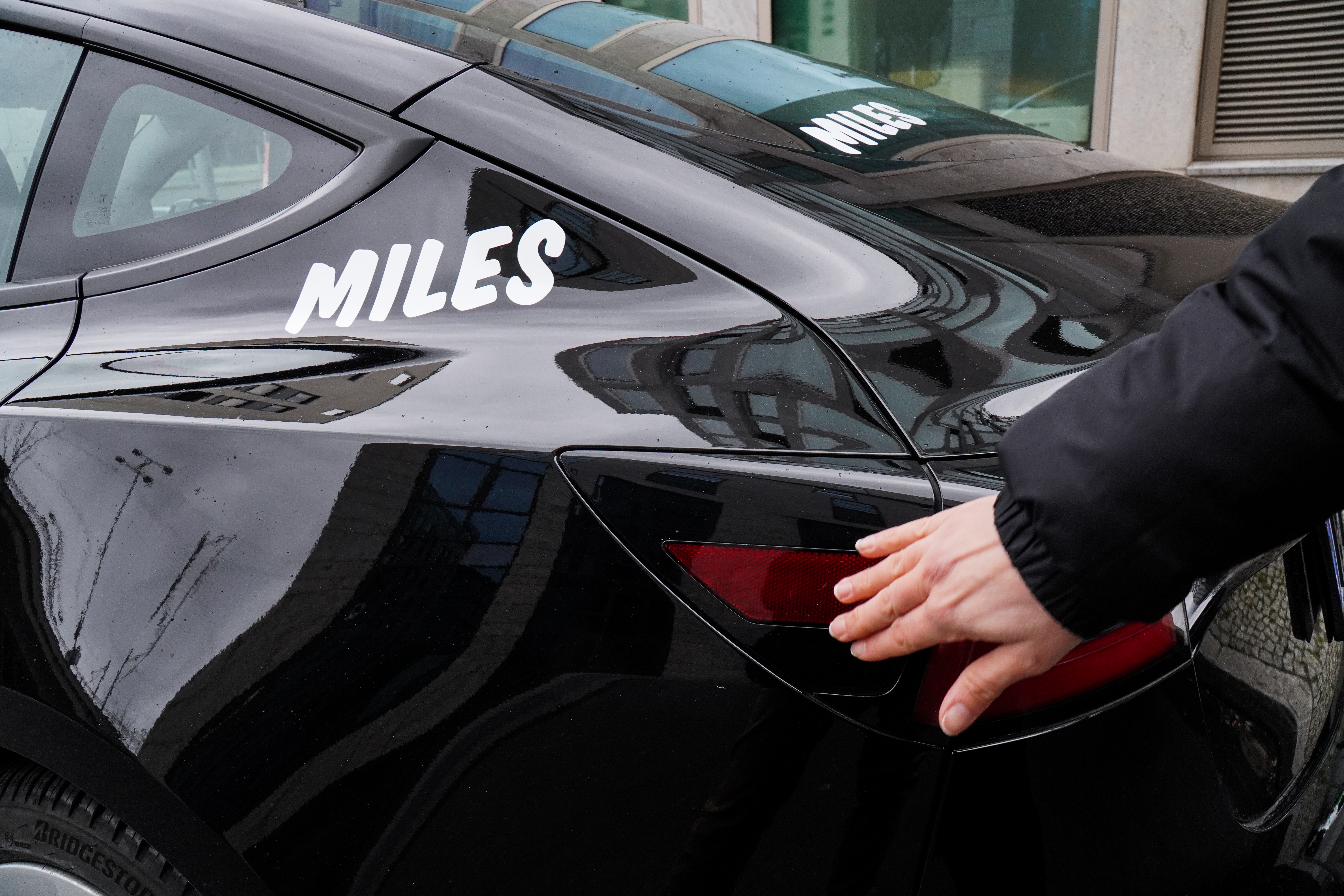 Tesla-3_faq_ladeklappe_1.jpg